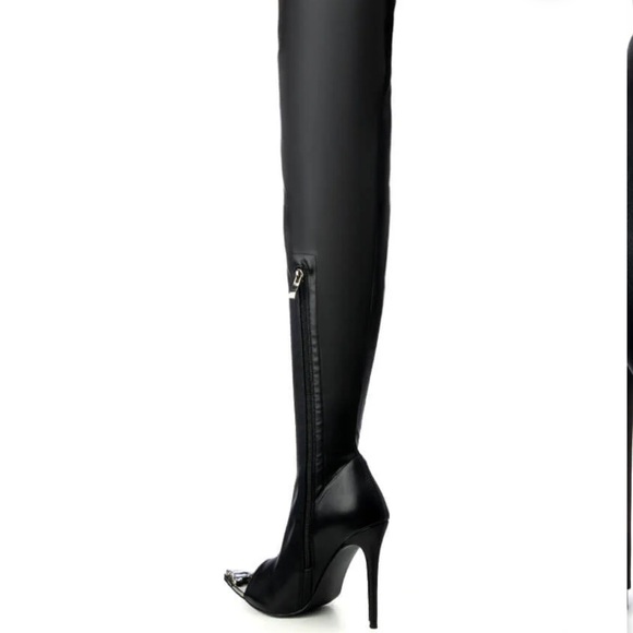 Elegant Black Over-the-Knee Boots - Picture 6 of 16
